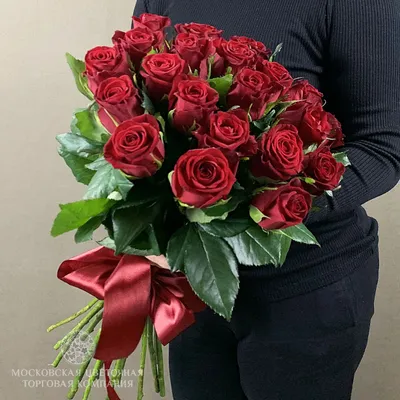 Букет красных роз: классика всегда в моде