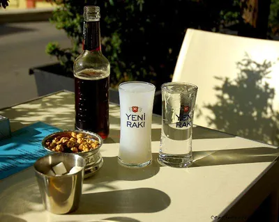 Фото водки раки из Турции - высокое качество