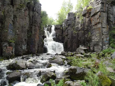 Загадочные фото Уковского водопада в прекрасном качестве.