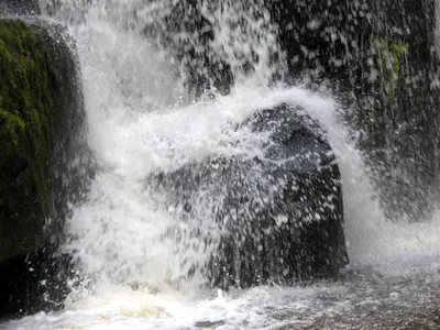 HD фото Уковского водопада с эффектом глубины