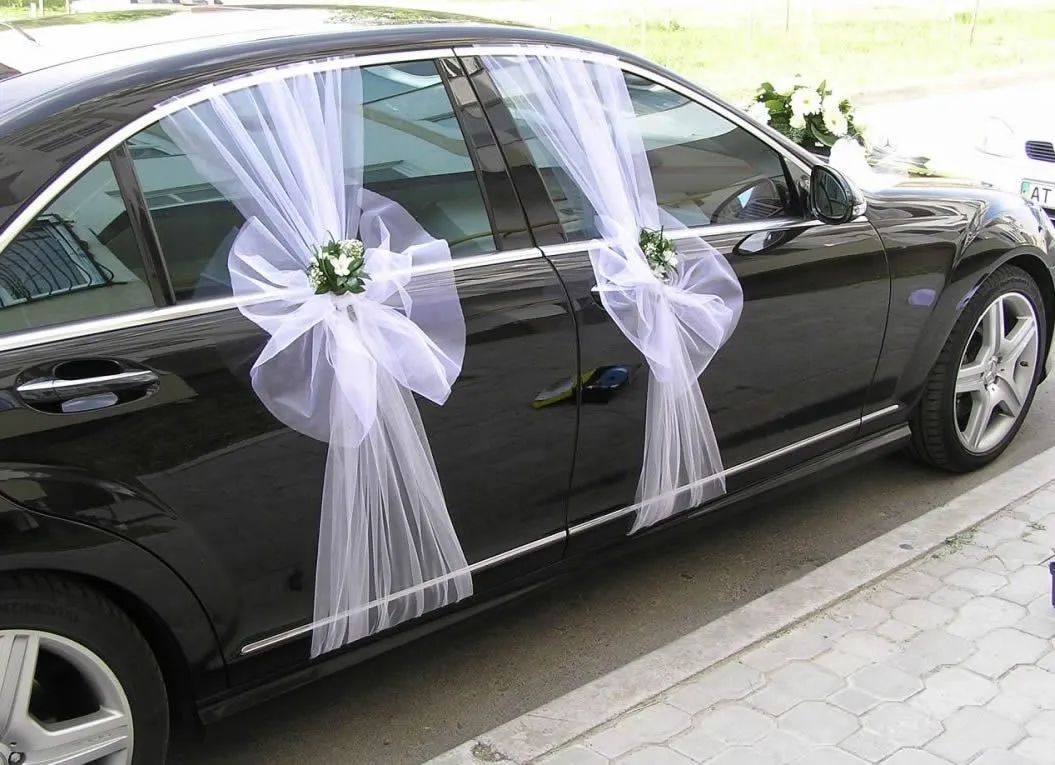 Украшение машины на свадьбу в Санкт-Петербурге