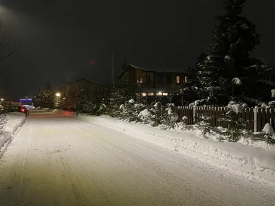 Улицы ночью зимой: Волшебство заснеженных уголков в JPG