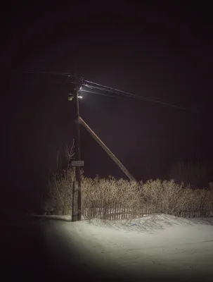 Фотографии улиц в ночное время зимой: Заснеженные уголки в свете фонарей