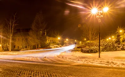 Изображения улиц в ночной зиме: Мистическая атмосфера