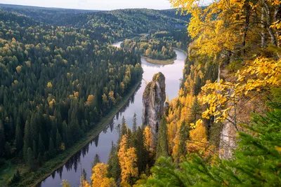 Фото горской реки в Уральских горах - бесплатно в формате JPG