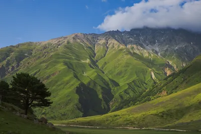 Загадочный рассвет в горах на фотографиях 4K разрешения