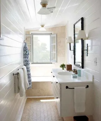 Фото узкой длинной ванной комнаты с эргономичным расположением элементов