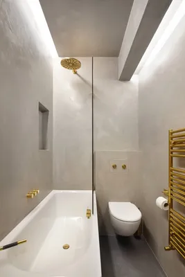 Новое фото узкой длинной ванной комнаты с использованием стеклянных перегородок