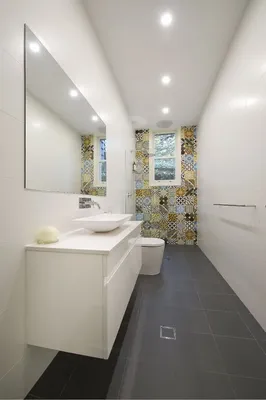 Узкая длинная ванная комната: максимизация функциональности