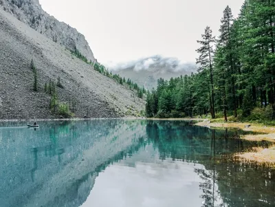 Ошеломляющие фотки горных пейзажей на фон твоего телефона