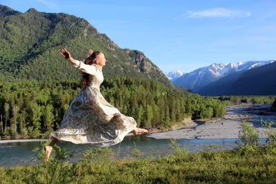 Прекрасные горы в платье: Великолепные фото для скачивания в png формате