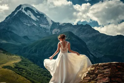 Изображения гор в платье: красота природы