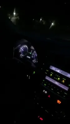 Красивые фото автомобилей в ночном свете