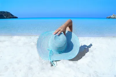 Фото пляжа в шляпе: полные HD изображения пляжей для скачивания