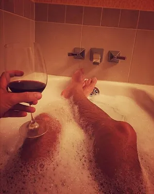Фото ванной с бокалом вина - красивые картинки