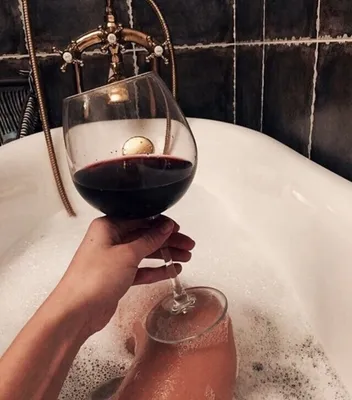 Фото ванной с бокалом вина - качественные фотографии