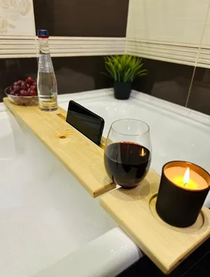 Ванная комната: фотография с бокалом вина для вдохновения