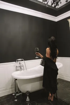 Ванная комната с бокалом - фото в HD качестве