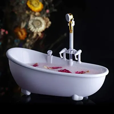 Фото ванной комнаты с элегантной деталью интерьера