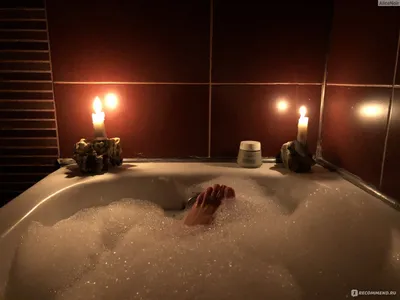 Ванна с пеной и свечами: идеальное сочетание расслабления и ароматерапии