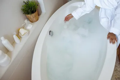 Фото ванной с пеной: создание атмосферы релаксации и спокойствия