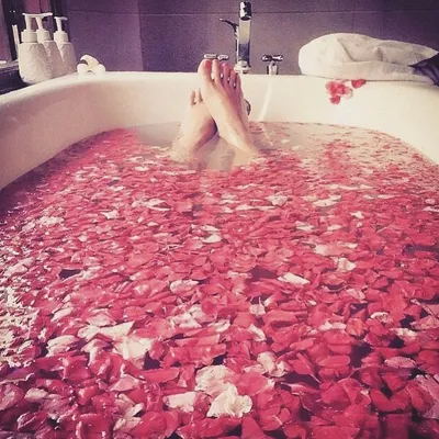 Фото ванной с розами в формате png для загрузки 
