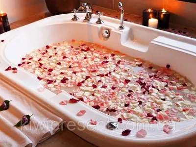 Фотка ванной с цветущими розами, доступная в формате jpg 