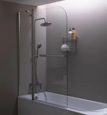 Шикарная ванна с прозрачной шторкой из стекла