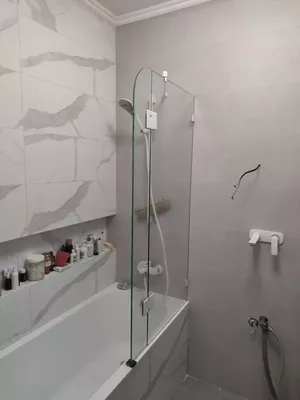 Ванна со стеклянной шторкой фотографии