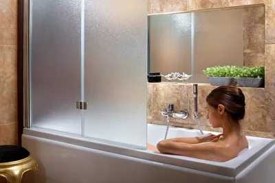 4K изображение ванной со стеклом с возможностью скачать бесплатно