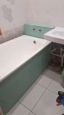 Фотографии ванной комнаты с разными видами душевых кабин