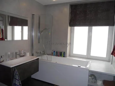Уют и стиль: Ванная комната с ванной у окна. Фотообзор!