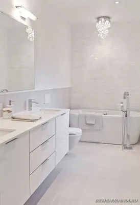 Фото ванной комнаты с белой ванной в HD качестве
