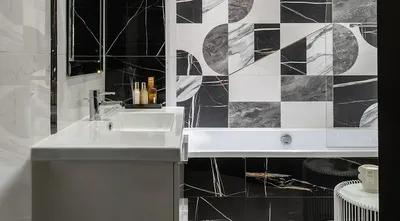 Фото ванной комнаты в черно-белых тонах: вдохновение для ремонта
