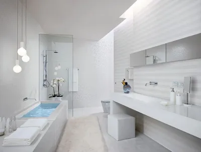 Фото ванной комнаты с белой плиткой в высоком разрешении