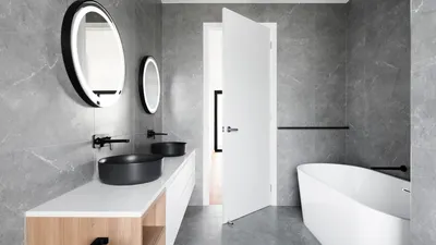 Уютные фото ванной комнаты с белой плиткой