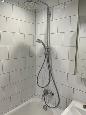 Элегантные фото ванной комнаты с белой плиткой