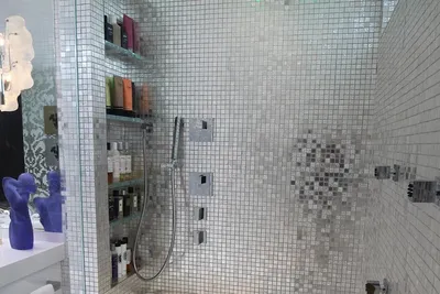 Мозаичная ванная комната: фото с оригинальными дизайнерскими решениями