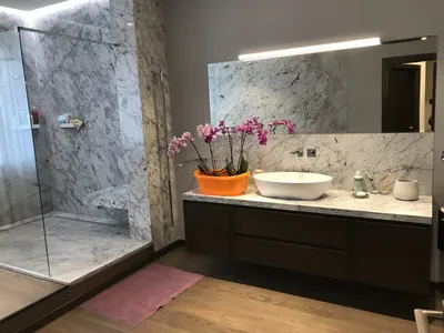 Ванная комната из мрамора: современный стиль и элегантность