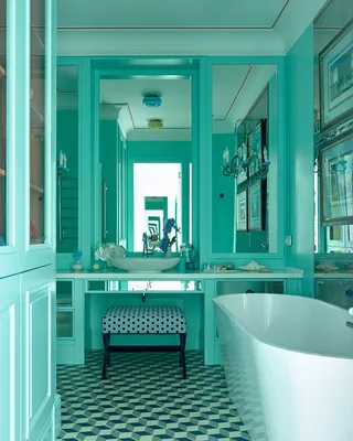 Как создать эффектный контраст в ванной комнате с крашенными стенами