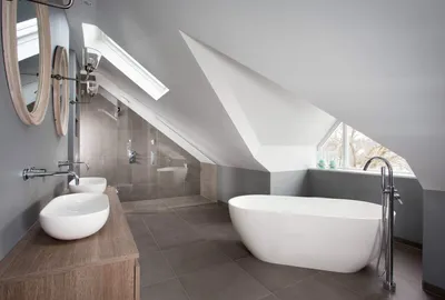 Фотография ванной комнаты на мансардном этаже: эстетика и удобство в кажд