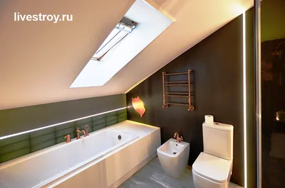 HD фото ванной комнаты на мансардном этаже
