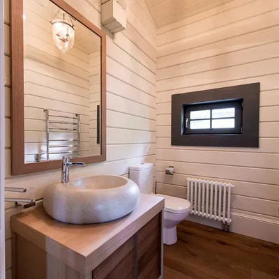 Фотография ванной комнаты обшитой вагонкой в 4K разрешении