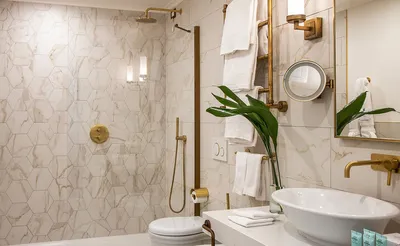 Эксклюзивная ванная комната с мраморной плиткой: фото галерея