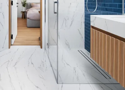 Мраморная плитка в ванной комнате: стильные фото интерьеров