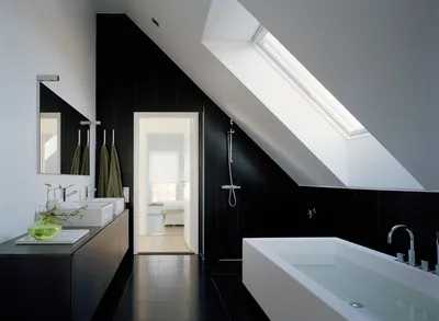 Картинки ванной комнаты в мансарде: выберите размер изображения