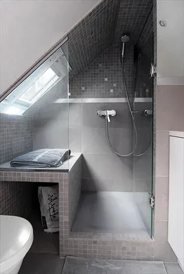 Ванная комната в мансарде: фото в формате JPG