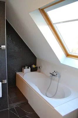 Фото ванной комнаты в мансарде: скачать в 4K качестве