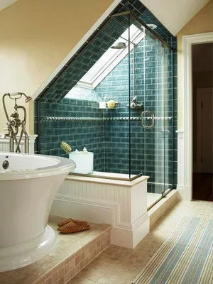Фото ванной комнаты в мансарде 2024