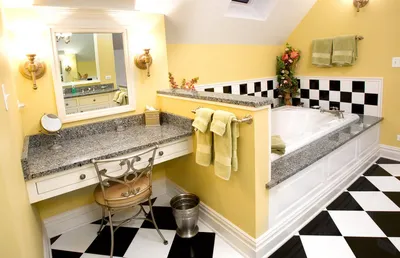 Скачать фото ванной комнаты желтого цвета в Full HD